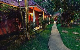 กระท่อม เขาหลัก รีสอร์ท